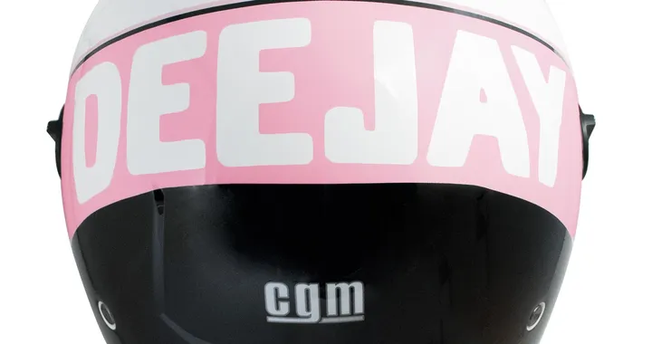CGM: casco limited edition Deejay, versione rosa