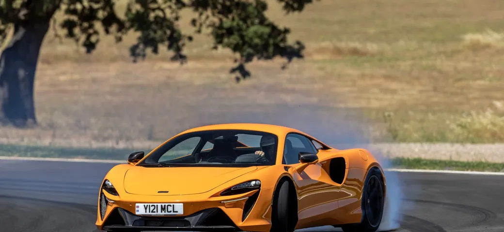 La McLaren Artura come apripista alla 1000 Miglia 2024