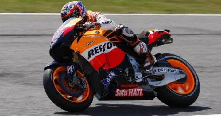 Stoner: "abbiamo lavorato sul grip alla massima piega". Dovizioso: "qui ci sono tante buche e diversi tipi di asfalto".