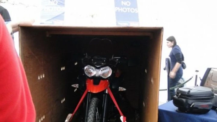 Triumph Tiger 800: ancora foto spia