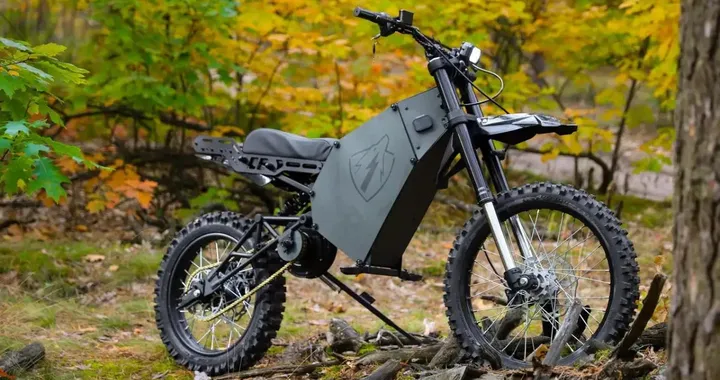 Wolfstorm: la moto elettrica ucraina invisibile ai sensori termici