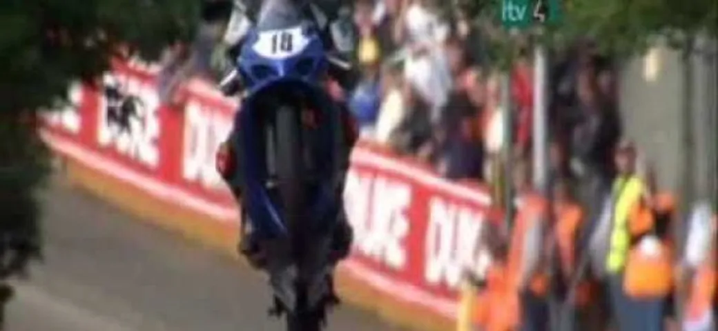 La poesia de Tourist Trophy in slow motion
