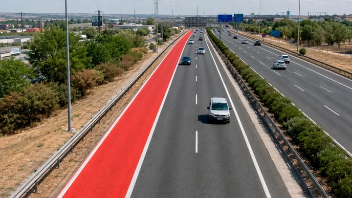La corsia riservata in base al traffico, al via la sperimentazione: come funziona