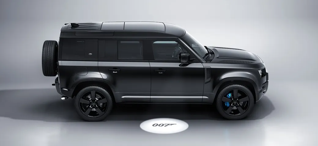 Land Rover Defender: ecco la versione speciale Bond Edition