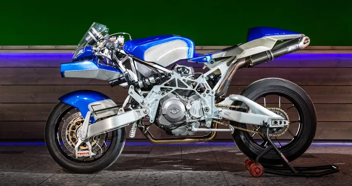 Vyrus 984 2V "Saphir" e "Tricolore" by Nasty Bike