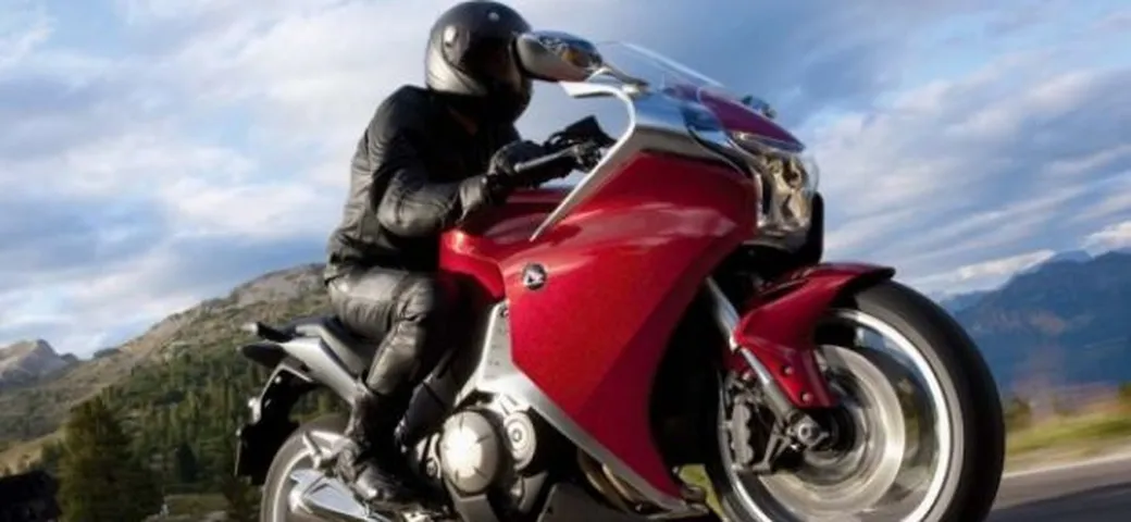 Honda VFR1200F: richiamo in Italia per 165 moto
