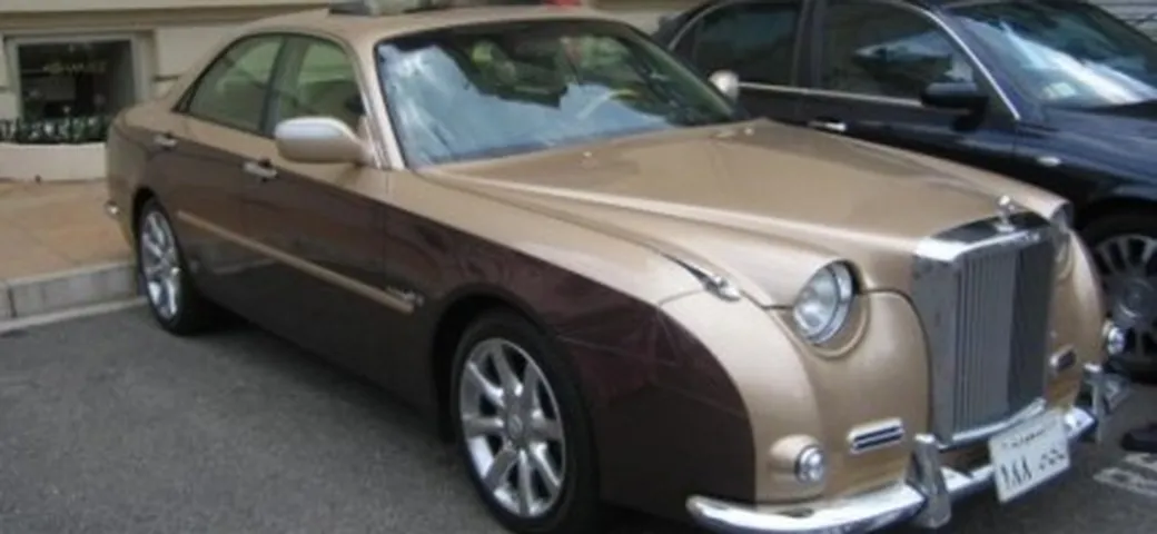Mitsuoka Galue V8