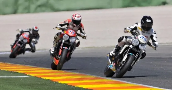 Triumph European ParkingGO Series: prima tappa archiviata a Valencia