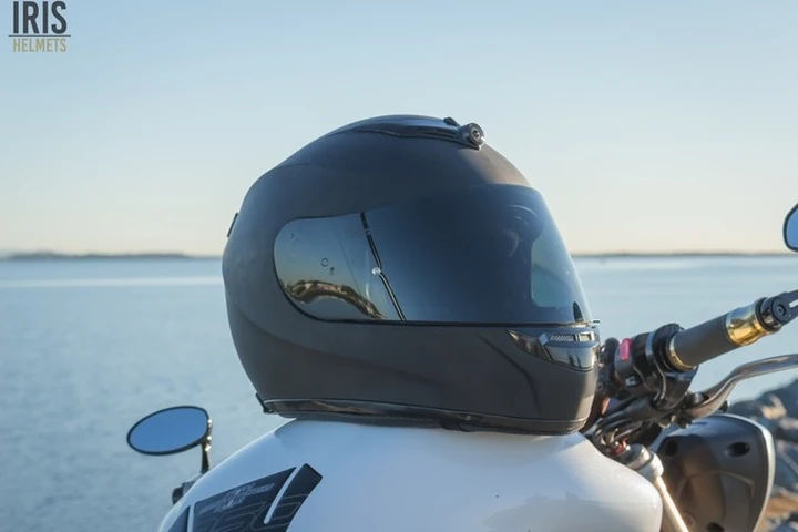IRIS Helmets DC-2: casco con videocamere incorporate