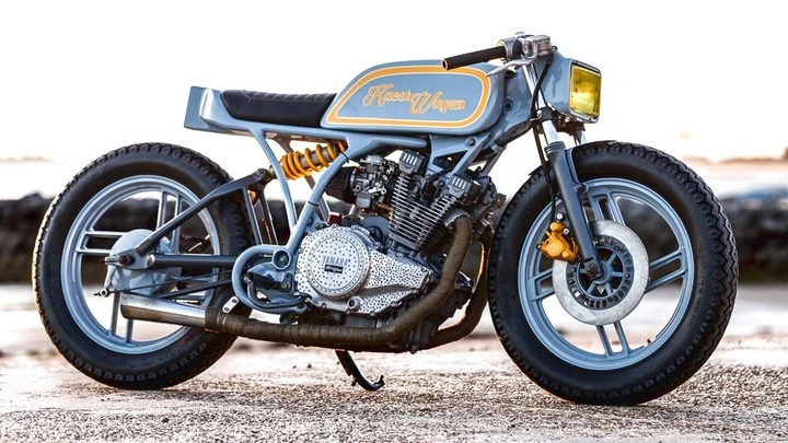 Yamaha XS400 