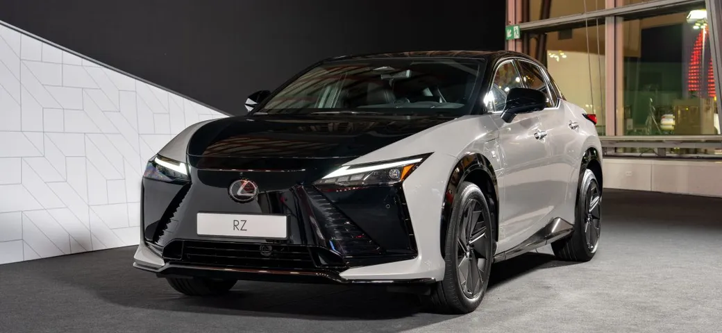 Lexus RZ e le novità tecnologiche che porta in dote: steer-by-wire e Interactive Manual Drive