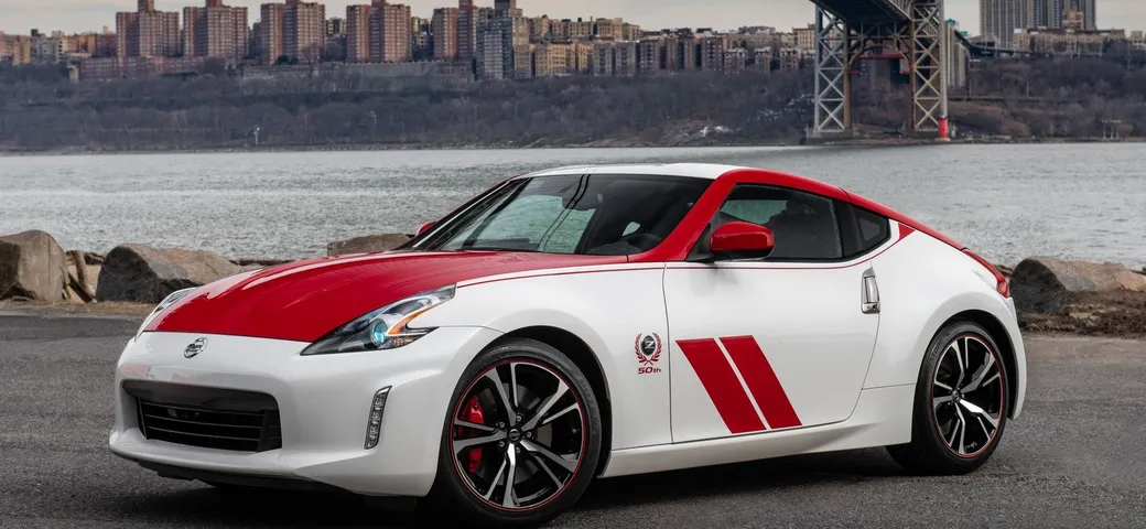 Nissan 370Z: la special edition in omaggio ai 50 anni di Z-car