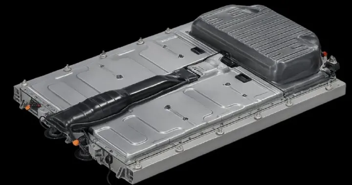 Stellantis brevetta sistema a schiuma per le batterie EV: più sicurezza