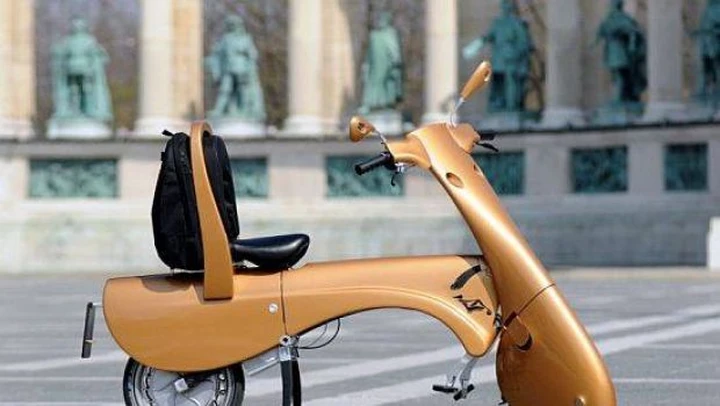 Moveo, lo scooter elettrico in una valigia