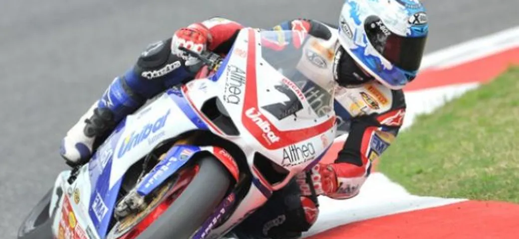WSBK: tutto invariato nelle QP2 di Imola causa pioggia. Carlos Checa comanda ancora