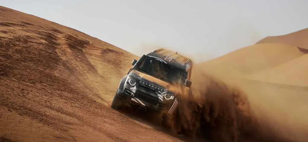 Sara Price si unisce a Defender per la Dakar 2026