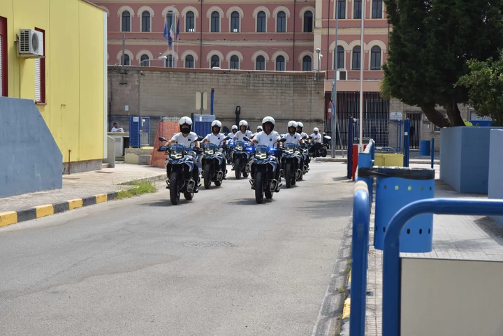 BMW: consegnate undici F 750 GS alla Polizia Locale di Taranto