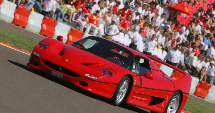 Supercar stradali con motore derivato dalla Formula 1