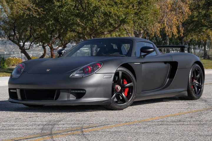 Una Porsche Carrera GT ricostruita va all'asta