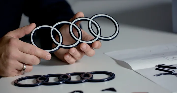 Nuovo logo Audi 2022: ecco le sue caratteristiche