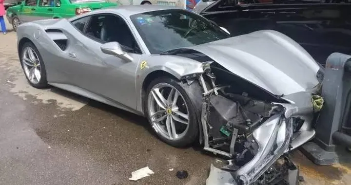 Cina: una Ferrari 488 GTB tampona una Ferrari 488 GTB