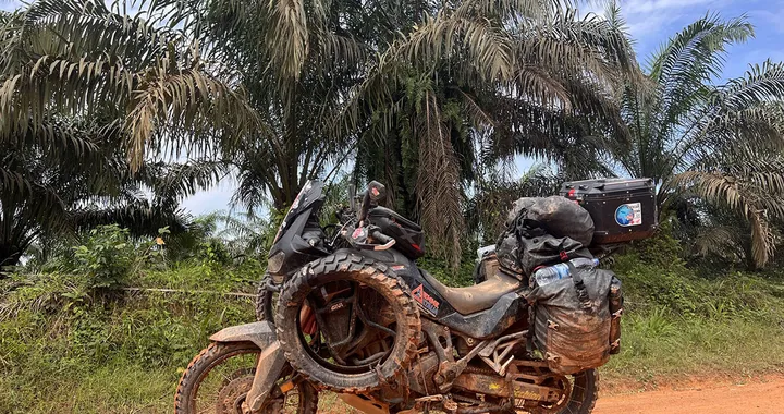 Fabryrock: da Capo Nord a Cape Town con l'Africa Twin