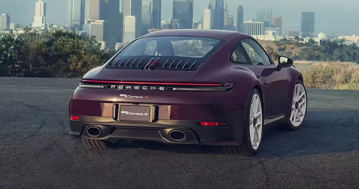 Porsche 911 Carrera S, torna il cambio manuale: lo hanno chiesto i clienti