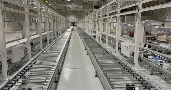 Moto Guzzi inaugura la nuova fabbrica di Mandello del Lario il 4 settembre