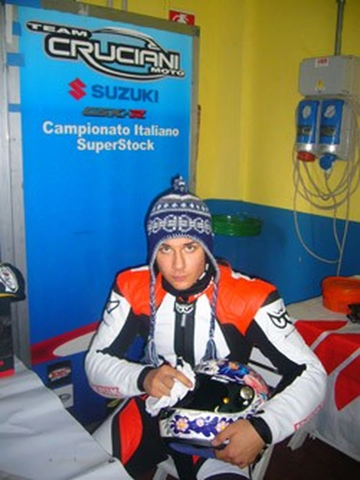 Davide Giugliano debutta e vince al 