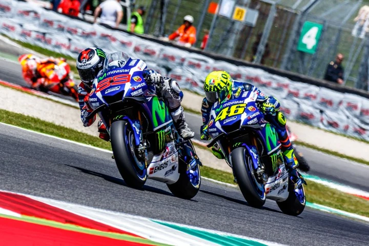 Phillip Island, dopo la debacle in qualifica il “miracolo” in gara di Rossi e Lorenzo?