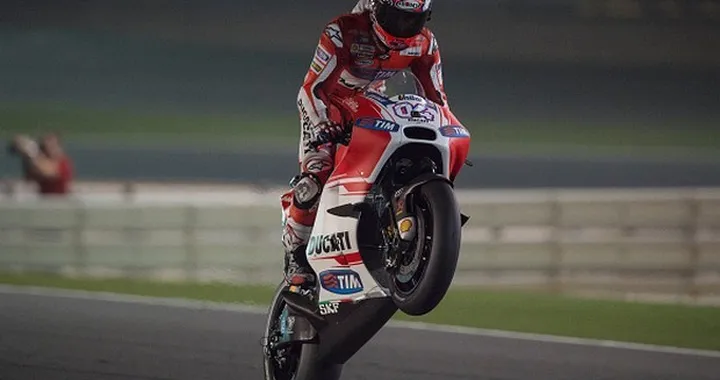 MotoGP Qatar 2015, Andrea Dovizioso conquista la pole, Iannone in seconda fila, Rossi 8° (Foto)