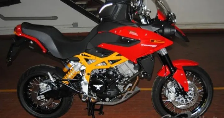 Fallimento Moto Morini: Granpasso my 2011 con telaio giallo e Scrambler in vendita