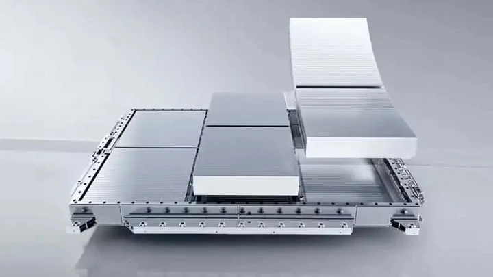 BYD porta le Blade Battery sui treni: la sfida a CATL esce dalle automobili