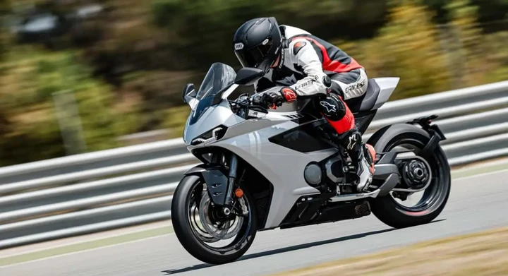 TVS cresce ancora: record di vendite e strategia globale per le moto