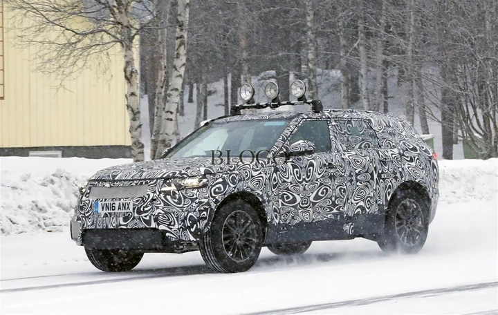 Range Rover Sport coupé: foto spia sulla neve
