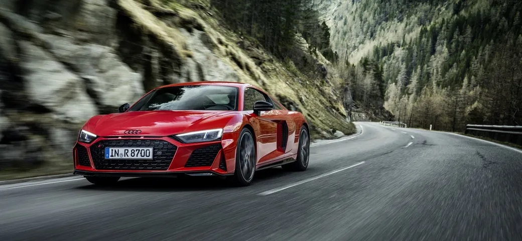 Audi R8: ecco la versione V10 performance RWD