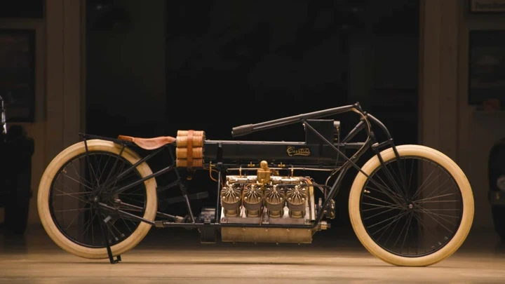 Quando il V8 ruggì sulla sabbia: la leggenda di Glenn Curtiss