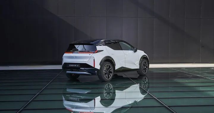 Zeekr X, l'auto elettrica che promette ricariche davvero fast