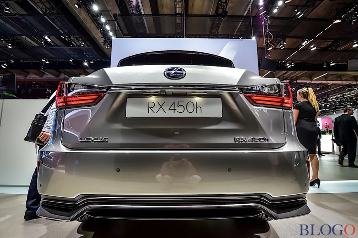 Lexus RX450h: il video dal salone di Francoforte 2015