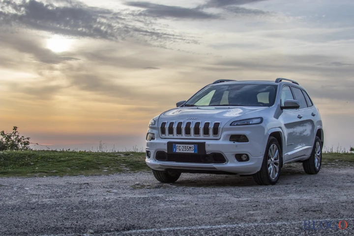 Jeep Cherokee 2.2 MJT 4WD Overland: prova su strada