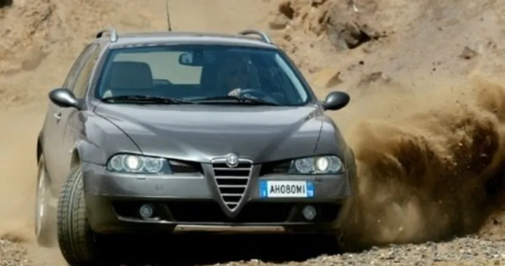Alfa Romeo 156 Crosswagon esce dal listino