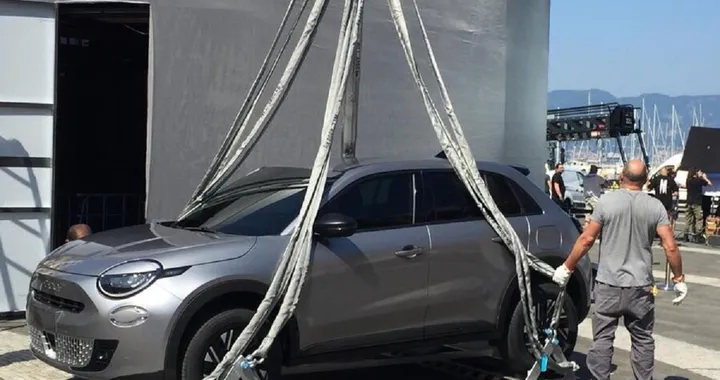 Nuova Fiat 600: avvistata a Lerici in versione elettrica e con carrozzeria grigia