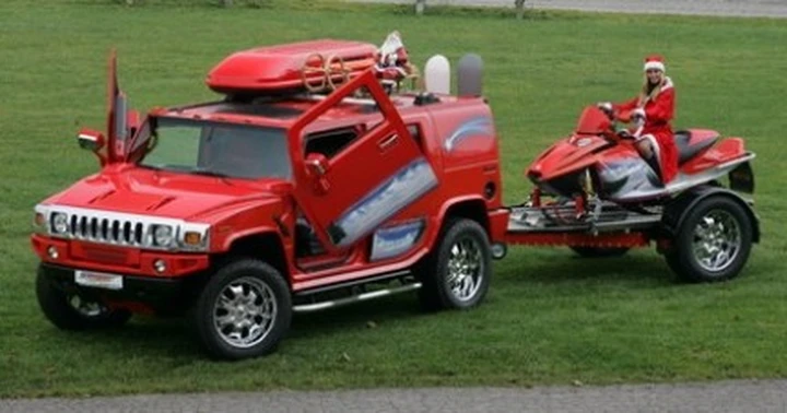 La cugina di Babbo Natale gira in Hummer