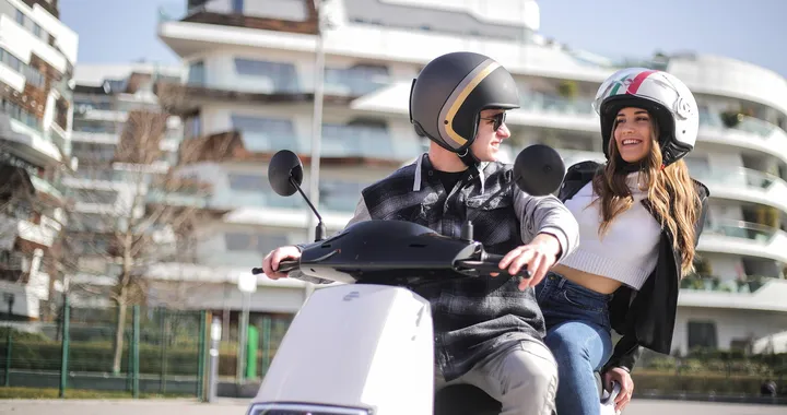 Ecooter E2, il nuovo scooter elettrico giovanile