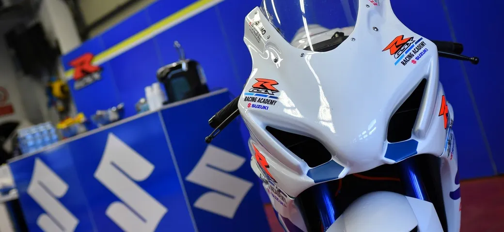 Suzuki: iscrizioni aperte per la GSX-R Racing Academy