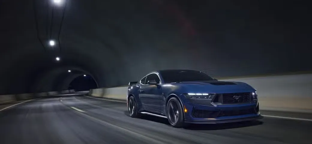 Jeremy Clarkson prova la Ford Mustang Dark Horse: il giudizio