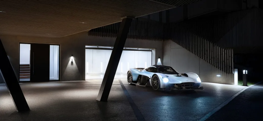 Pilota di F1 acquista l'Aston Martin Valkyrie: la vende dopo 160 km