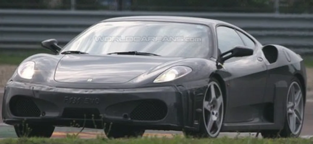 Sarà così l'erede della Ferrari F430?