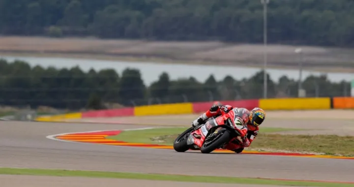 Superbike: Chaz Davies rialza la testa in FP3