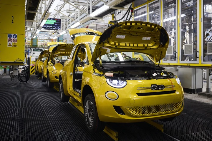 Operai italiani rientrano da Kragujevac: pronti per la 500 a Mirafiori